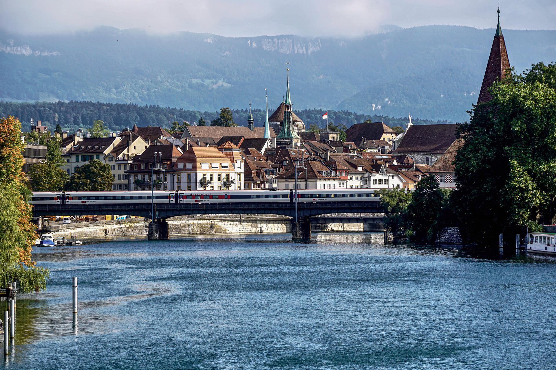 What is the minimum wage in Switzerland?