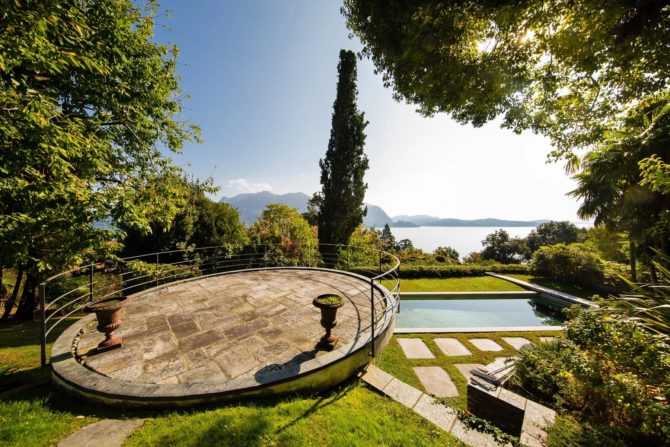 Photo 3 de l'annonce 2187731 - a verbania lac majeur prestigieuse villa d'époque avec parc séculaire et piscine