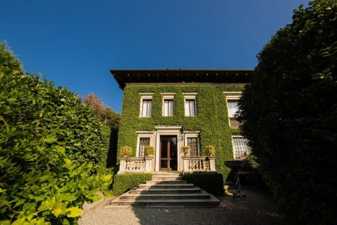 Photo 9 of the property 2187731 - in verbania lake maggiore prestigious period villa with century-old park and swimming pool