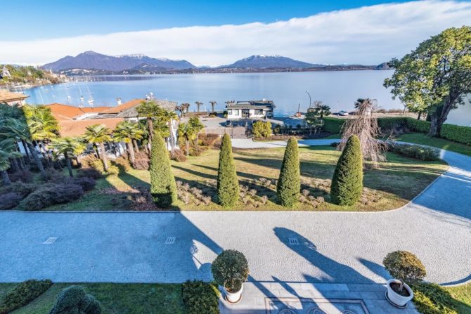 Photo 14 de l'annonce 2495196 - prestigieuse villa d'époque avec annexe et guérite rénovée à vendre à lesa sur le lac majeur