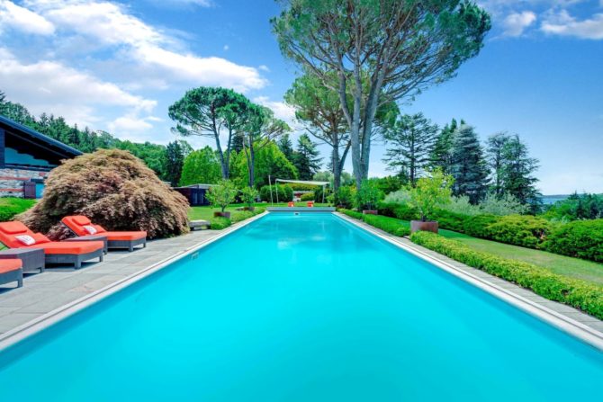 Photo 5 de l'annonce 5077003 - villa de luxe avec piscine et parc à laveno avec vue sur le lac majeur