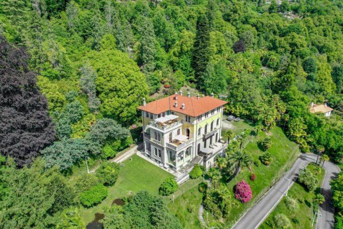 Photo 3 of the property 6960531 - the elegance of the liberty style of villa volpi with park and beach for sale on lake maggiore