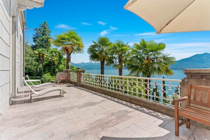 Photo 8 de l'annonce 6960531 - l'élégance du style liberty de la villa volpi avec parc et plage à vendre sur le lac majeur