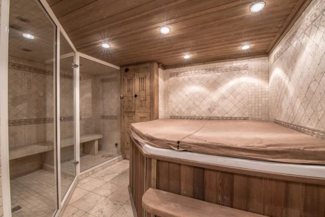Photo 9 of the property 6895535 - renovated family chalet in the center of courchevel - 5 en-suite bedrooms