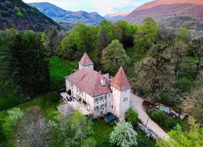 Photo 2 of the property 84229366 - 50 min from geneva | magnificent chÂteau