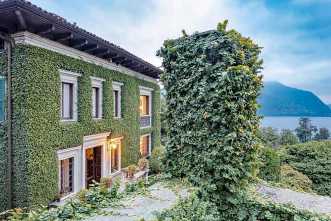 Photo 4 of the property 2187731 - in verbania lake maggiore prestigious period villa with century-old park and swimming pool