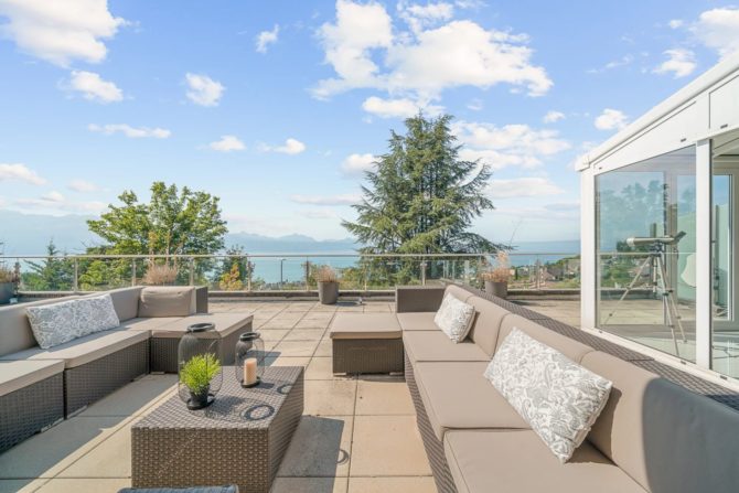 Photo 2 of the property 85155038 - duplex penthouse with breathtaking views of lake geneva