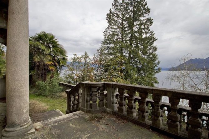 Photo 13 de l'annonce 2494341 - château à vendre à stresa sur le lac majeur