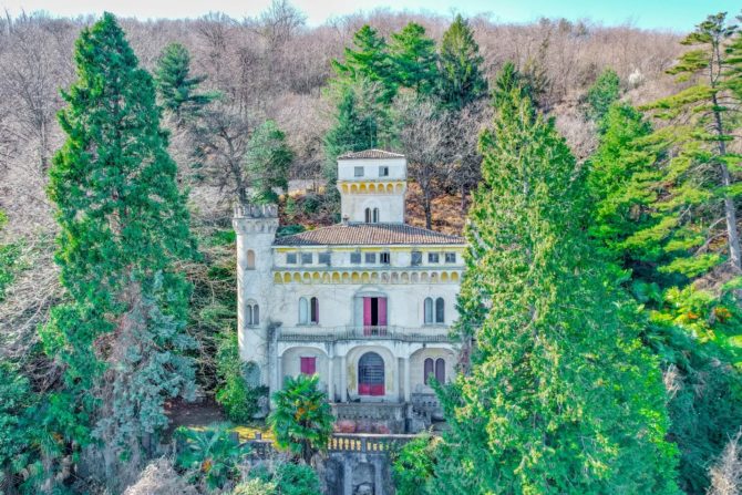 Photo 4 de l'annonce 2494341 - château à vendre à stresa sur le lac majeur