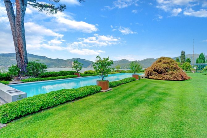 Photo 4 of the property 5077003 - luxury villa with pool and park in laveno with lake maggiore view