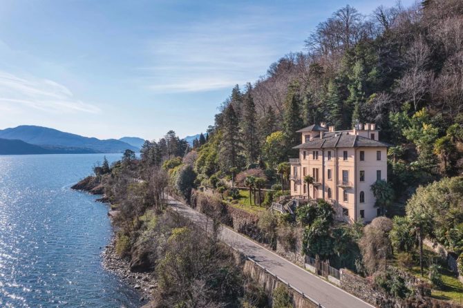 Photo 1 de l'annonce 6849150 - villa historique face au lac majeur avec plage et quai à vendre