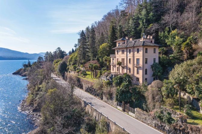 Photo 47 de l'annonce 6849150 - villa historique face au lac majeur avec plage et quai à vendre