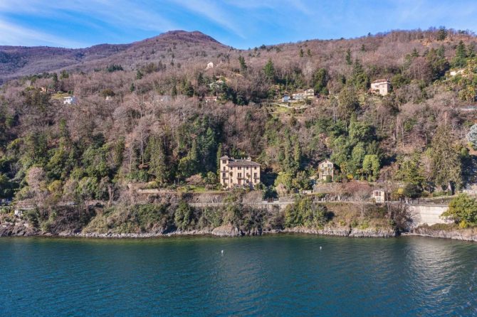 Photo 49 de l'annonce 6849150 - villa historique face au lac majeur avec plage et quai à vendre