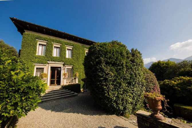 Photo 26 of the property 2187731 - in verbania lago maggiore prestigeträchtige stilvilla mit jahrhundertealtem park und pool