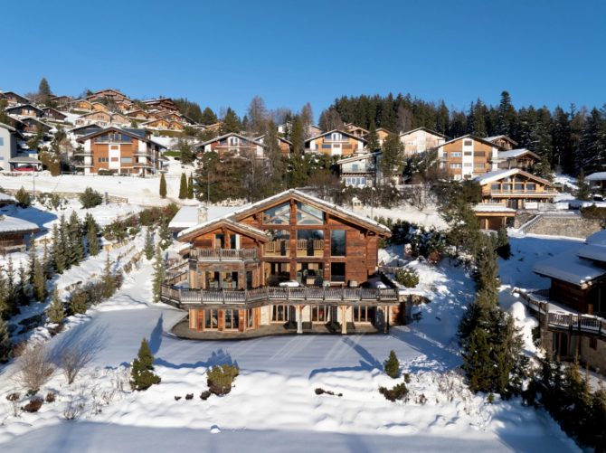 Photo 1 of the property 84825377 - somptuous chalet in crans-montana