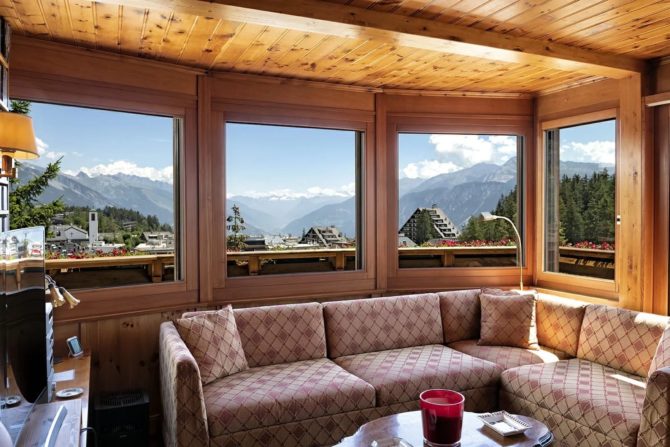 Photo 5 of the property 85152080 - splendid chalet overlooking crans-montana