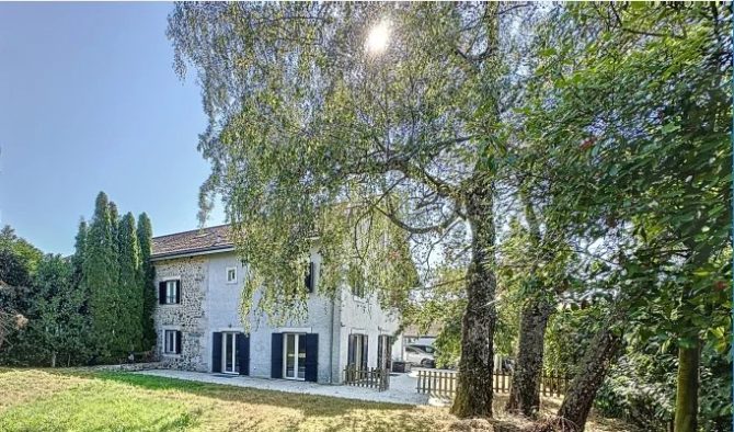 Photo 1 de l'annonce 85141257 - villa mitoyenne de 7 pièces avec cachet  – chavannes des bois