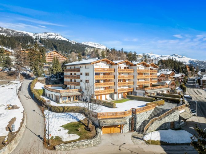 Photo 1 of the property 85633553 - elegant garden apartment in the heart of crans-montana