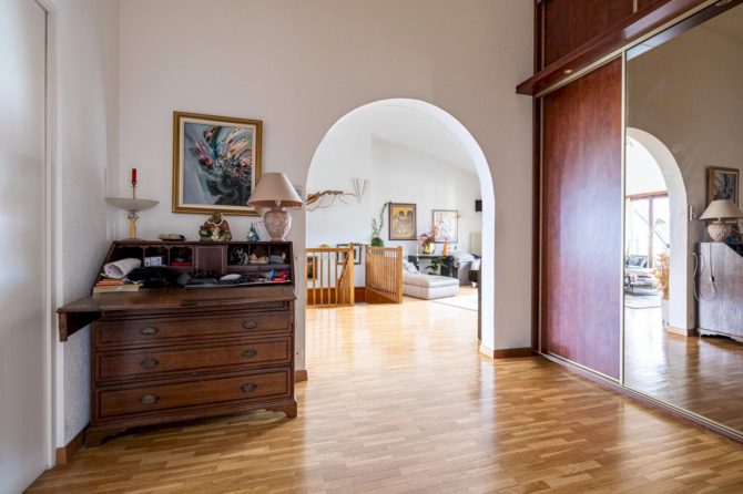 Photo 3 of the property 85693970 - duplex penthouse with terraces - panoramic view of old carouge